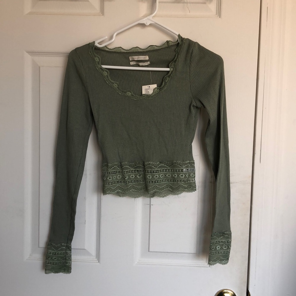 Sage green long sleeve cropped top